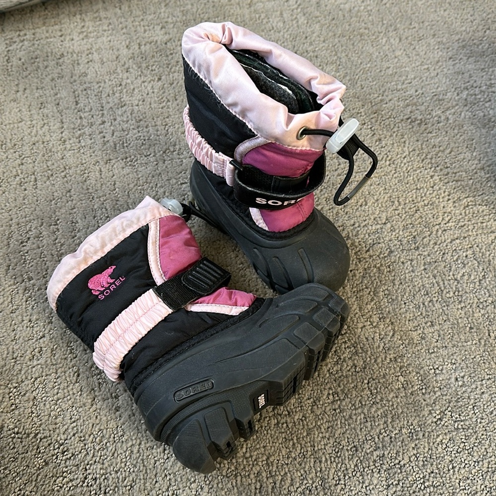 Sorel toddler size 6 snow boots